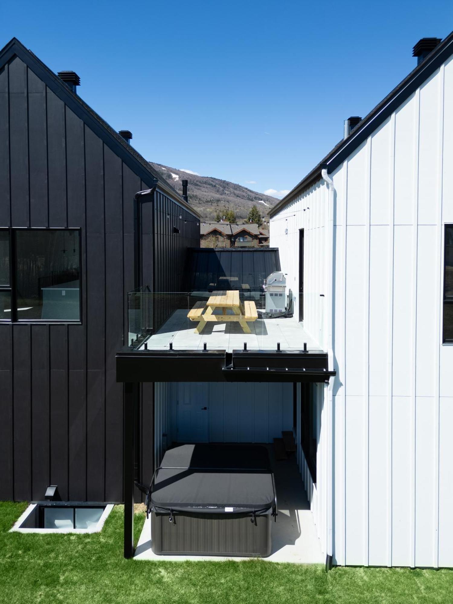 Sofa Villas Mont Sainte-Anne โบเพร ภายนอก รูปภาพ