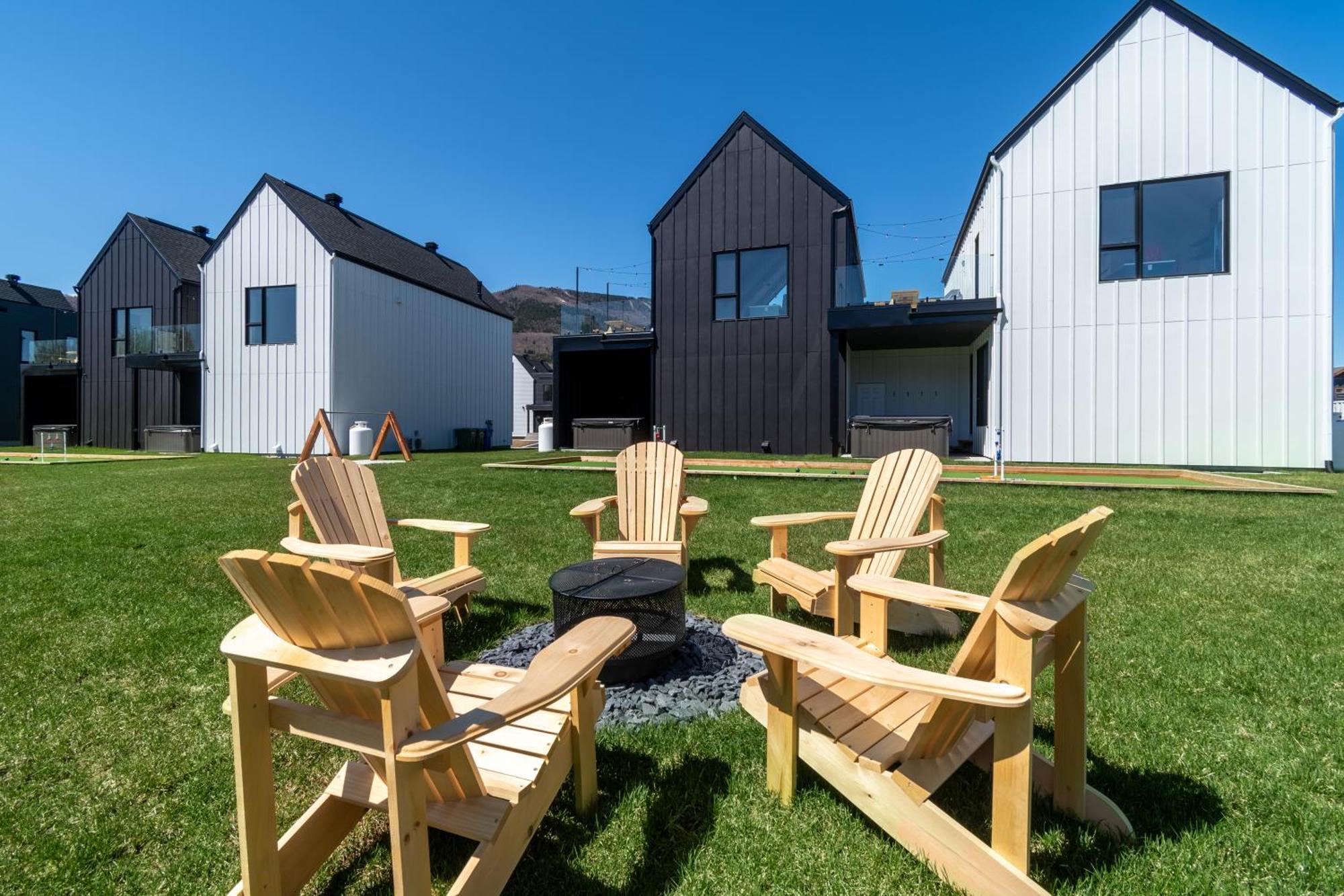 Sofa Villas Mont Sainte-Anne โบเพร ภายนอก รูปภาพ