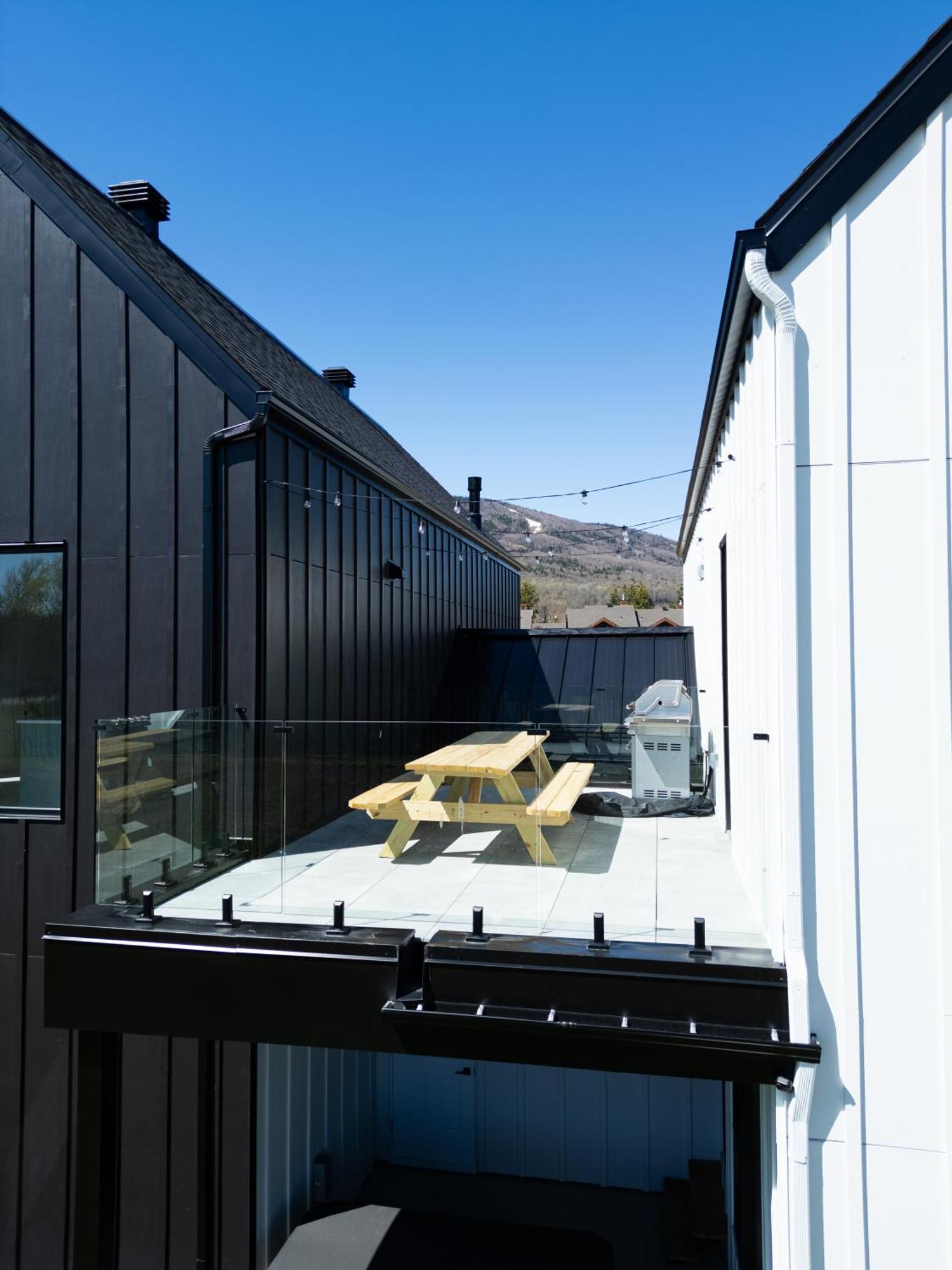 Sofa Villas Mont Sainte-Anne โบเพร ภายนอก รูปภาพ
