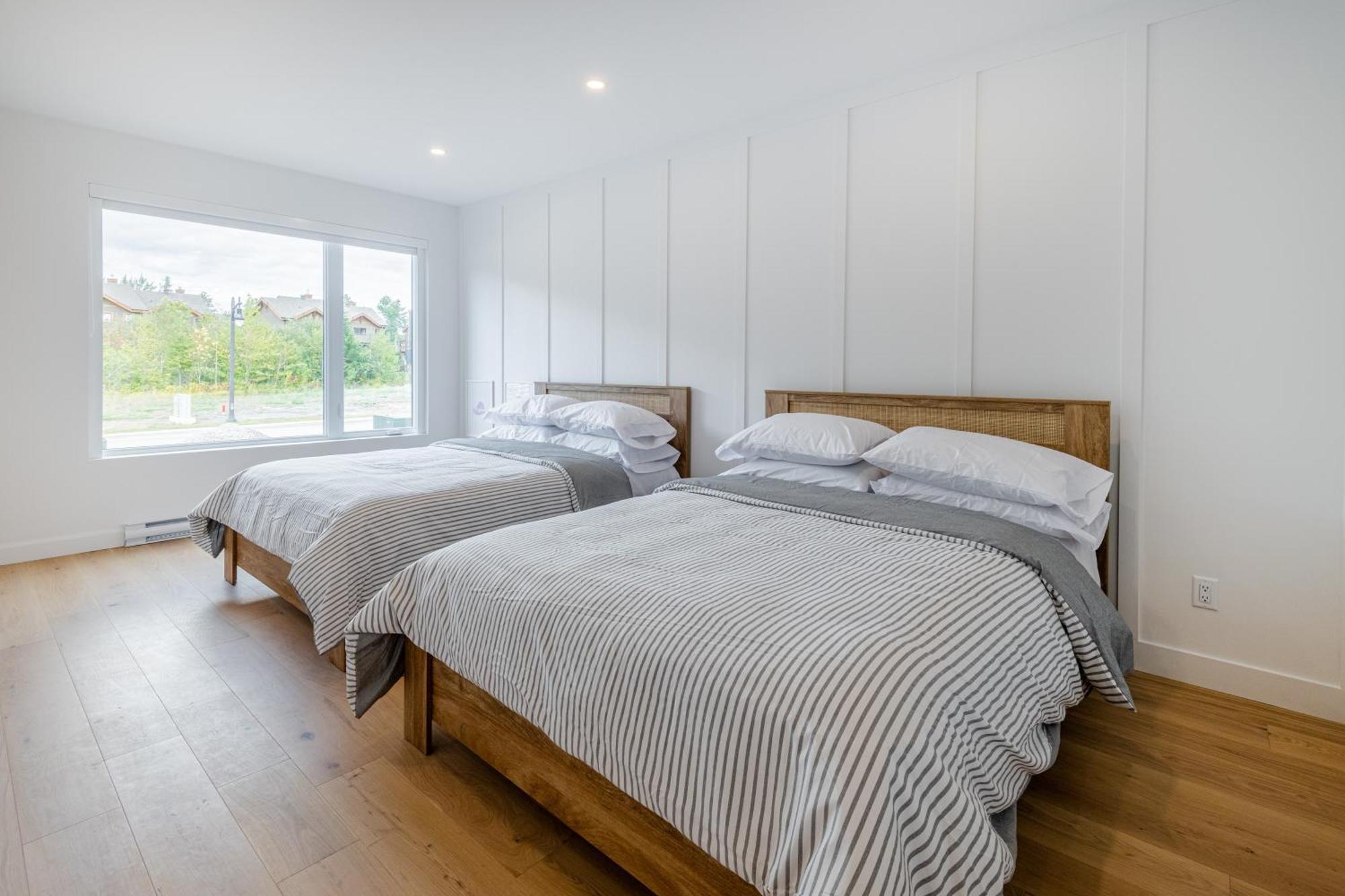 Sofa Villas Mont Sainte-Anne โบเพร ภายนอก รูปภาพ