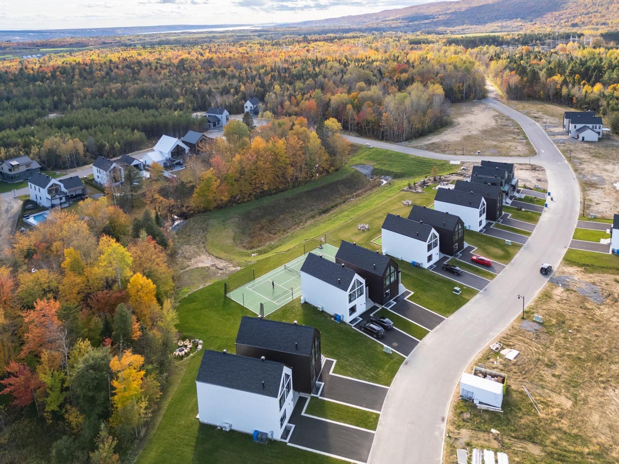Sofa Villas Mont Sainte-Anne โบเพร ภายนอก รูปภาพ